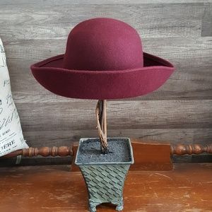 Load & Taylor Wool Burgundy Women's Hat